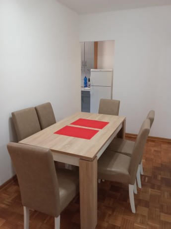 prodaja-40-stan-celebonovica-bezanijska-kosa-novi-beograd-rampa-za-invalidska-kolica-pogled-na-park-ogromna-terasa-staklena-big-0